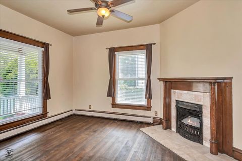 Tiny photo for 662 Glenwood Avenue, Joliet, IL 60435 (MLS # 12419439)