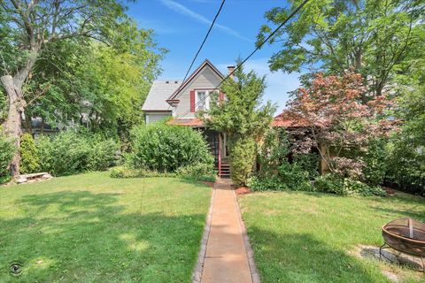 Tiny photo for 662 Glenwood Avenue, Joliet, IL 60435 (MLS # 12419439)