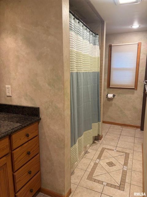 Tiny photo for 418 E DIVISION Street, Kewanee, IL 61443 (MLS # QC4268728)