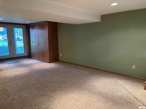 Tiny photo for 418 E DIVISION Street, Kewanee, IL 61443 (MLS # QC4268728)