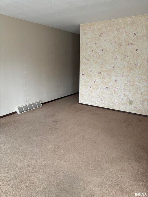 Tiny photo for 418 E DIVISION Street, Kewanee, IL 61443 (MLS # QC4268728)