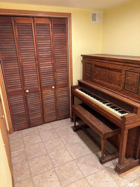 Tiny photo for 418 E DIVISION Street, Kewanee, IL 61443 (MLS # QC4268728)