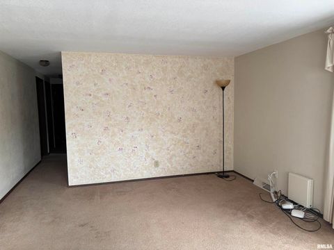 Tiny photo for 418 E DIVISION Street, Kewanee, IL 61443 (MLS # QC4268728)