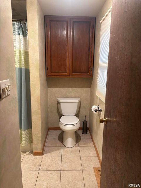 Tiny photo for 418 E DIVISION Street, Kewanee, IL 61443 (MLS # QC4268728)