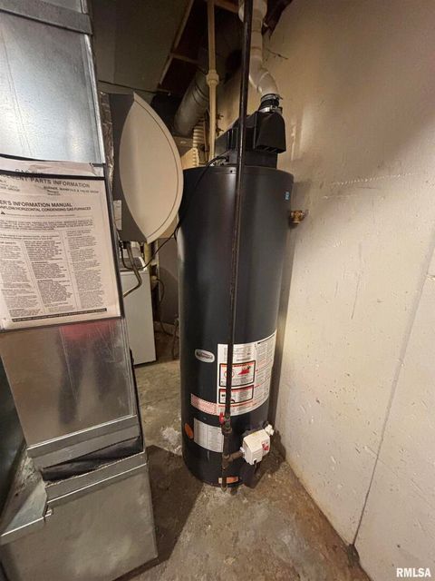 Tiny photo for 418 E DIVISION Street, Kewanee, IL 61443 (MLS # QC4268728)