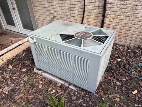 Tiny photo for 418 E DIVISION Street, Kewanee, IL 61443 (MLS # QC4268728)