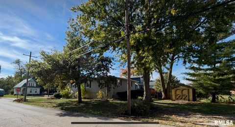 Tiny photo for 418 E DIVISION Street, Kewanee, IL 61443 (MLS # QC4268728)