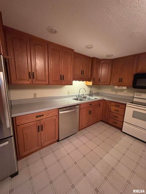 Tiny photo for 418 E DIVISION Street, Kewanee, IL 61443 (MLS # QC4268728)