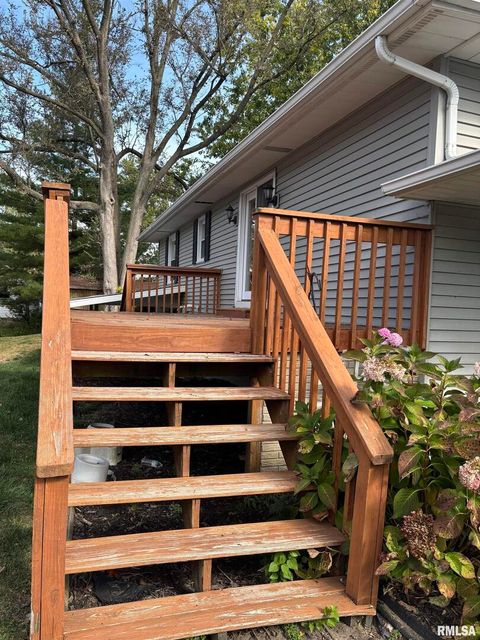 Tiny photo for 418 E DIVISION Street, Kewanee, IL 61443 (MLS # QC4268728)