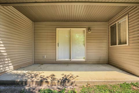 Tiny photo for 1801 Glenwood Oaks Court #A, Urbana, IL 61801 (MLS # 12696589)