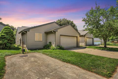 Tiny photo for 1801 Glenwood Oaks Court #A, Urbana, IL 61801 (MLS # 12696589)