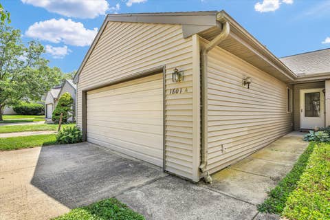 Tiny photo for 1801 Glenwood Oaks Court #A, Urbana, IL 61801 (MLS # 12696589)