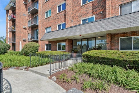 Tiny photo for 4711 Saint Joseph Creek Road #2G, Lisle, IL 60532 (MLS # 12750290)