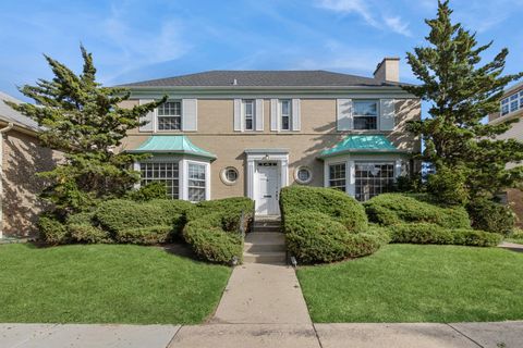 5807 N Bernard Street Chicago IL 60659