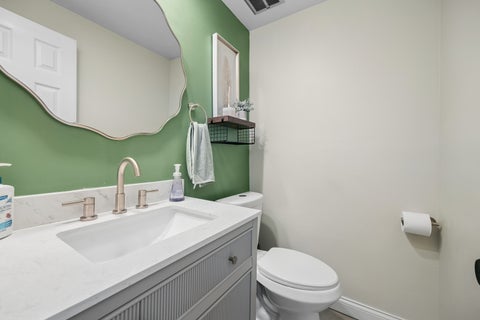 Tiny photo for 1120 Superior Street, Oak Park, IL 60302 (MLS # 12665251)