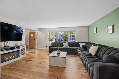 Tiny photo for 1120 Superior Street, Oak Park, IL 60302 (MLS # 12665251)