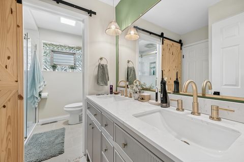 Tiny photo for 1120 Superior Street, Oak Park, IL 60302 (MLS # 12665251)