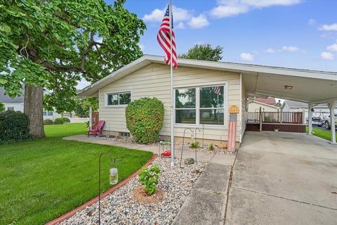 Tiny photo for 911 N Melvin Street, Gibson City, IL 60936 (MLS # 12731554)