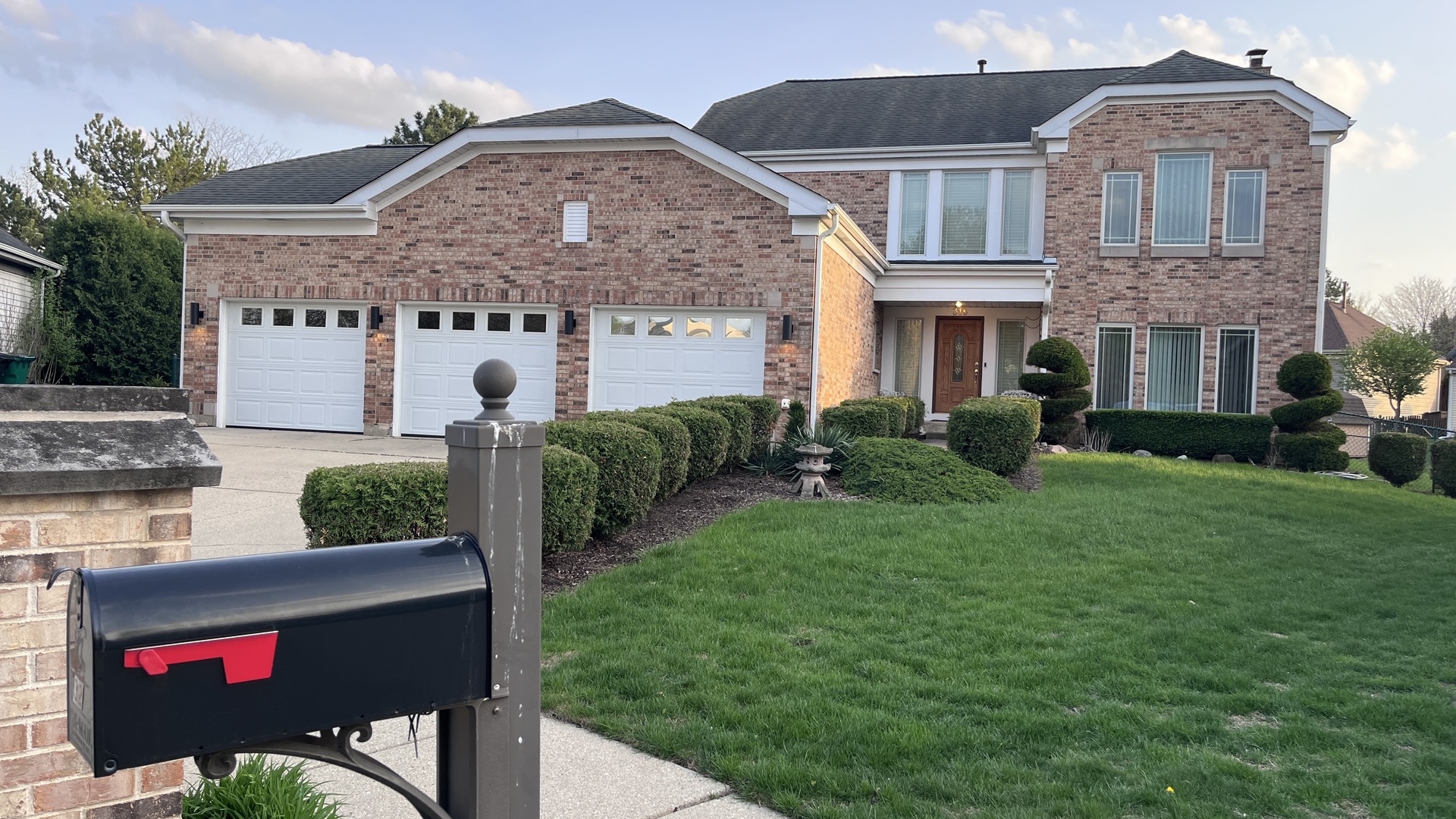 318 W SHEFFIELD Drive