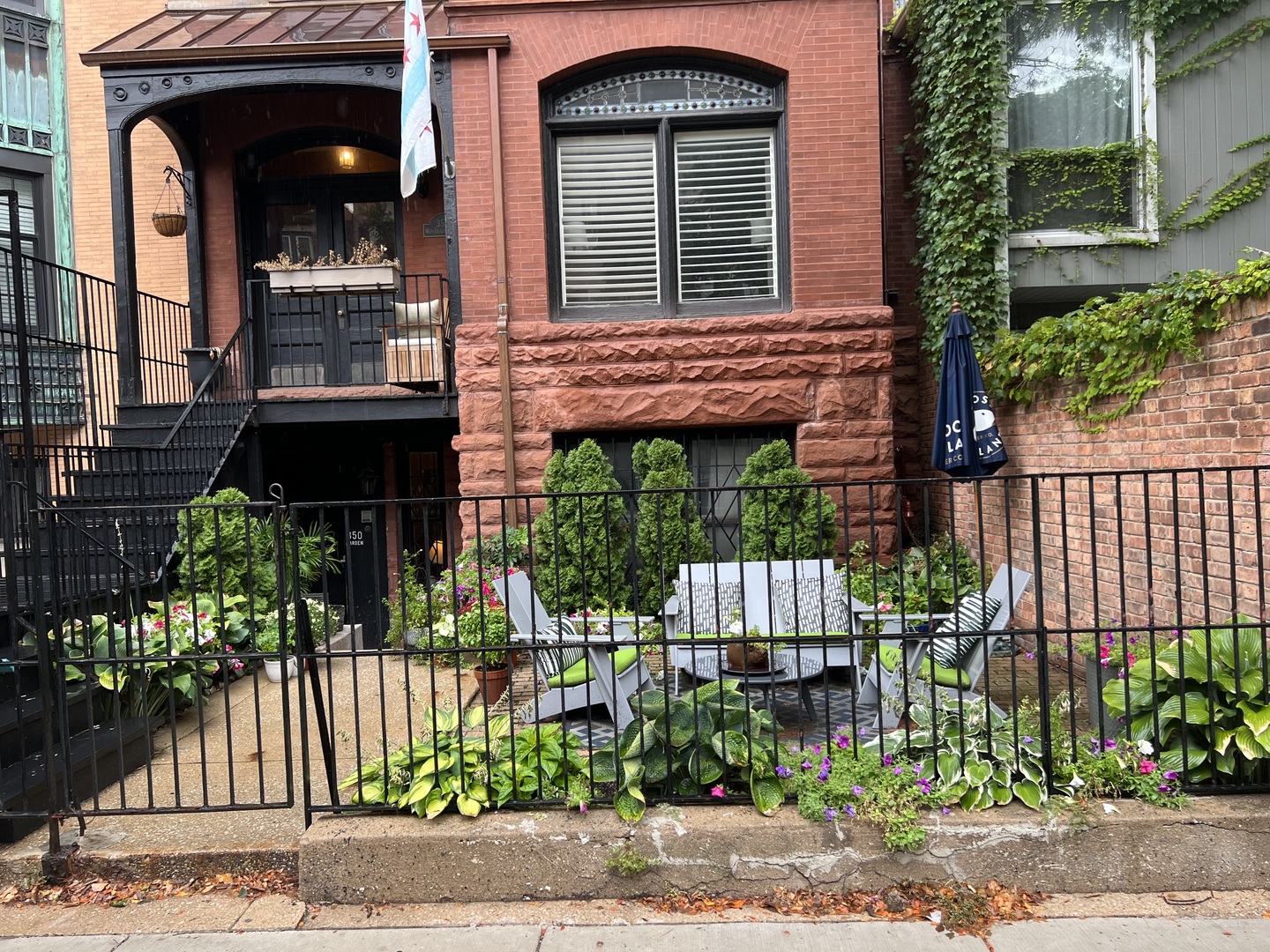 350 W Dickens Avenue Garden
