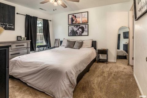 Tiny photo for 306 S PENNSYLVANIA Avenue, Carterville, IL 62918 (MLS # QC4268585)