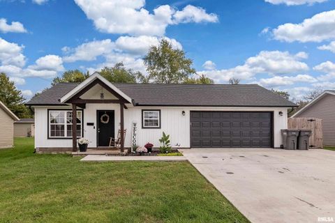 Photo of 306 S PENNSYLVANIA Avenue, Carterville, IL 62918 (MLS # QC4268585)