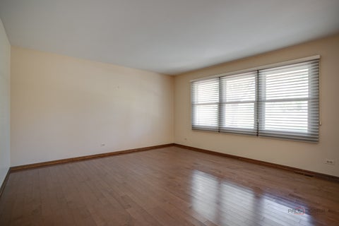 Tiny photo for 19665 W HAWTHORNE Boulevard, Mundelein, IL 60060 (MLS # 12743117)