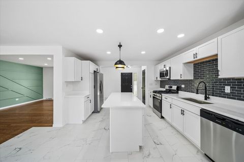 Tiny photo for 15209 Linden Drive, Oak Forest, IL 60452 (MLS # 12668711)