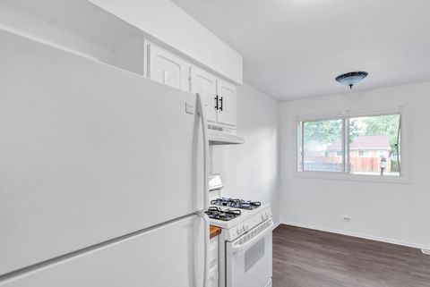 Tiny photo for 4018 Oxford Court, Streamwood, IL 60107 (MLS # 12411471)