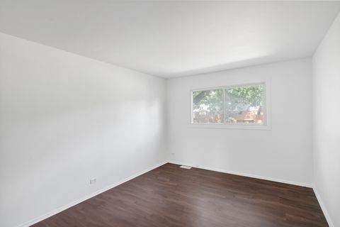 Tiny photo for 4018 Oxford Court, Streamwood, IL 60107 (MLS # 12411471)