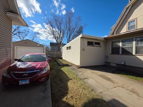 Tiny photo for 674 N Liberty Street, Elgin, IL 60120 (MLS # 12602859)