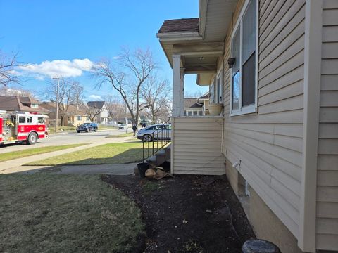 Tiny photo for 674 N Liberty Street, Elgin, IL 60120 (MLS # 12602859)