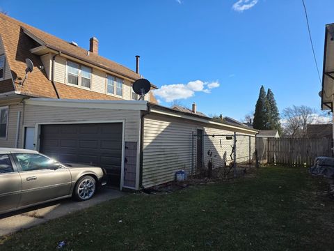 Tiny photo for 674 N Liberty Street, Elgin, IL 60120 (MLS # 12602859)