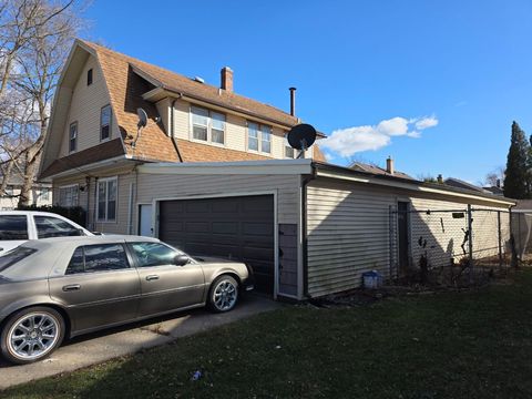 Tiny photo for 674 N Liberty Street, Elgin, IL 60120 (MLS # 12602859)