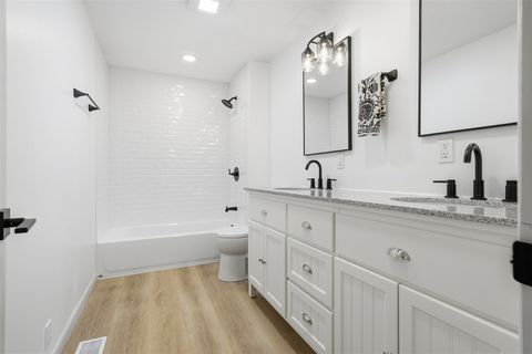 Tiny photo for 1006 S East Street, Bloomington, IL 61701 (MLS # 12515442)