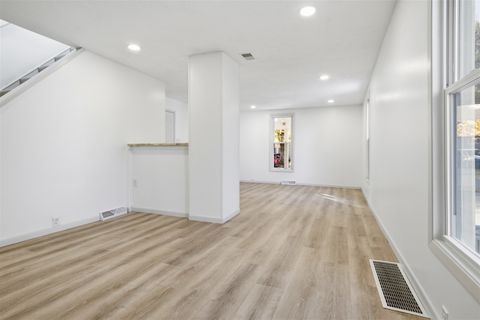 Tiny photo for 1006 S East Street, Bloomington, IL 61701 (MLS # 12515442)