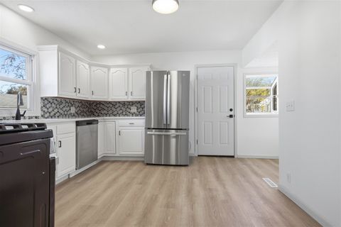 Tiny photo for 1006 S East Street, Bloomington, IL 61701 (MLS # 12515442)