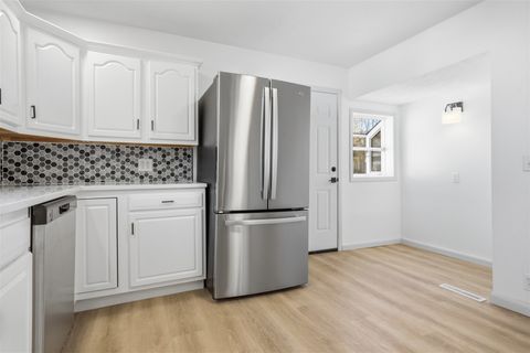 Tiny photo for 1006 S East Street, Bloomington, IL 61701 (MLS # 12515442)