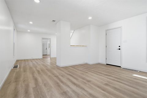 Tiny photo for 1006 S East Street, Bloomington, IL 61701 (MLS # 12515442)