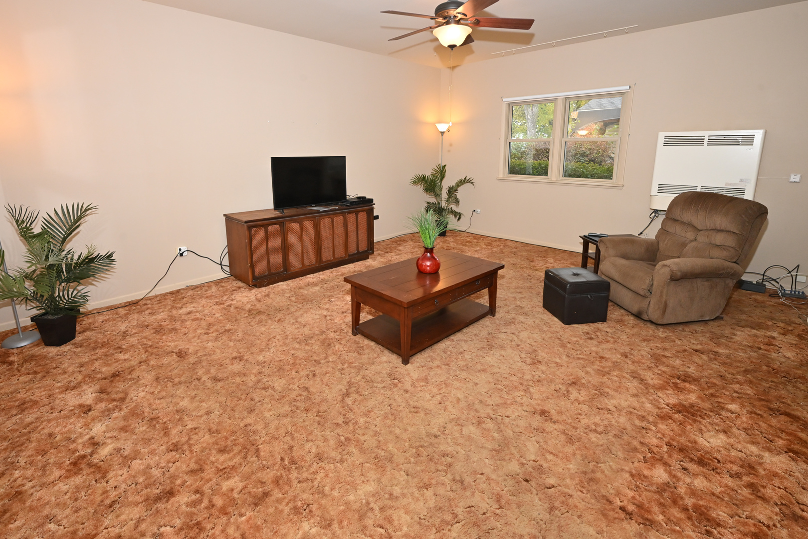 Elk Grove Village, Illinois 60007, United States, 3 Bedrooms Bedrooms, ,2 BathroomsBathrooms,Residential,Contingent,247694