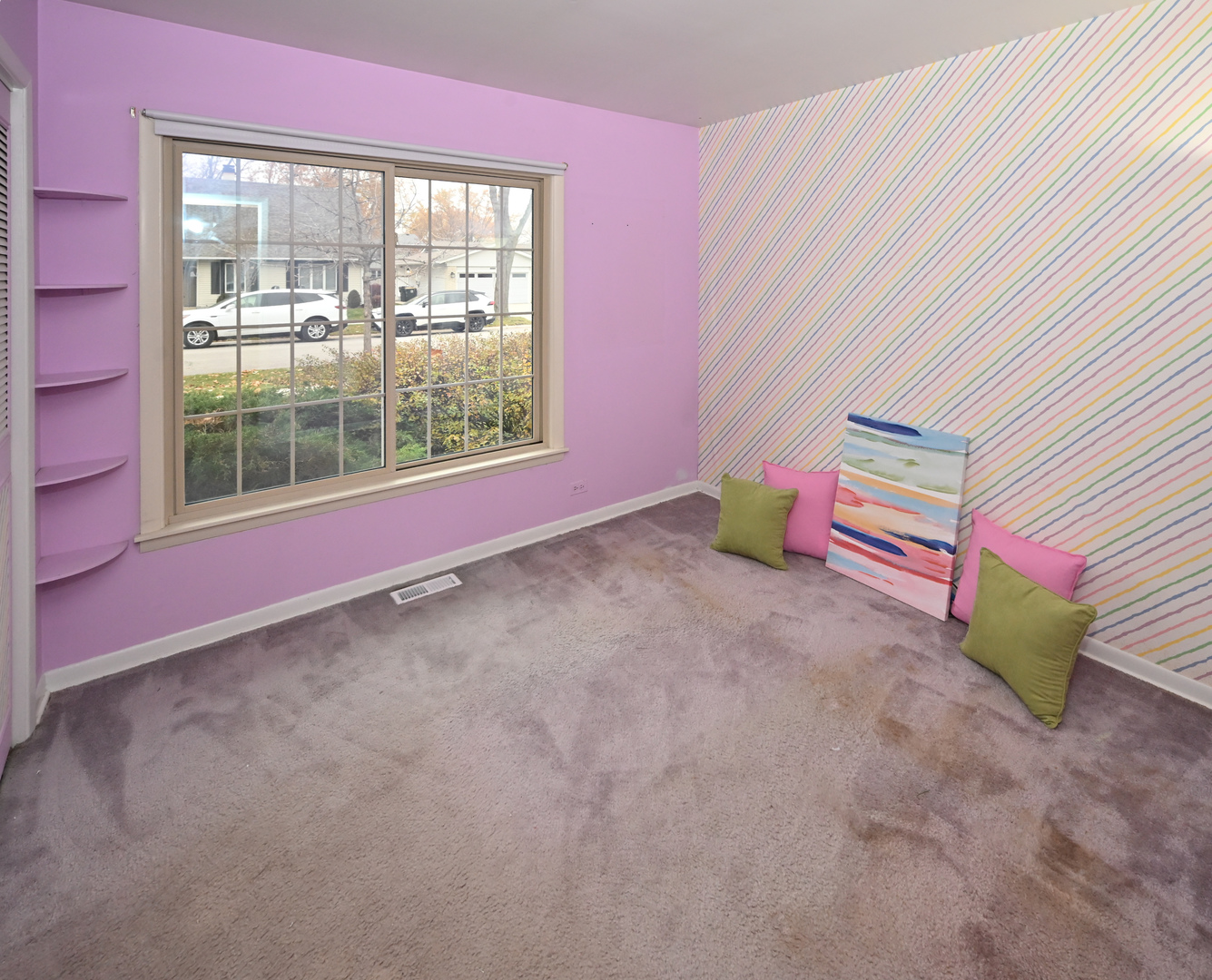 Elk Grove Village, Illinois 60007, United States, 3 Bedrooms Bedrooms, ,2 BathroomsBathrooms,Residential,Contingent,247694