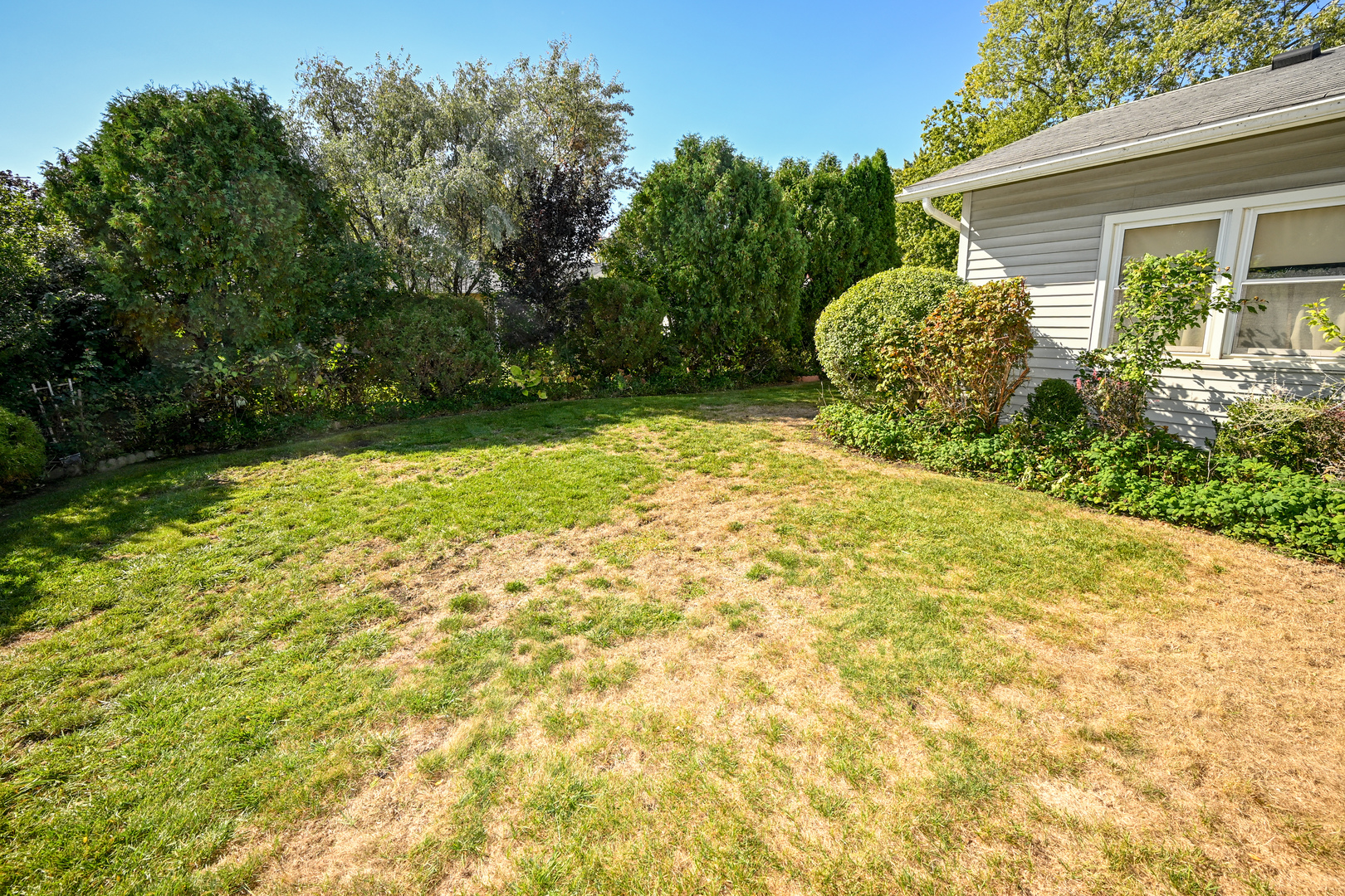 Elk Grove Village, Illinois 60007, United States, 3 Bedrooms Bedrooms, ,2 BathroomsBathrooms,Residential,Contingent,247694