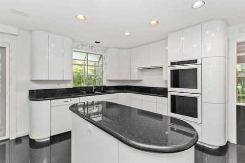 Tiny photo for 22 Regent Wood Road, Northfield, IL 60093 (MLS # 12639571)