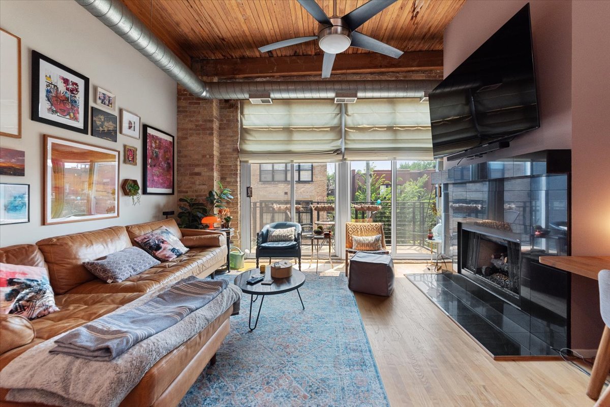 2333 W Saint Paul Avenue 315