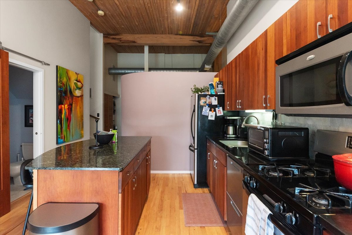 2333 W Saint Paul Avenue 315