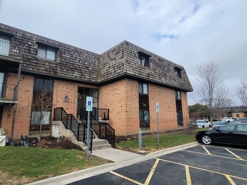 Photo of 1 Oak Creek Drive #1308, Buffalo Grove, IL 60089 (MLS # 12553331)