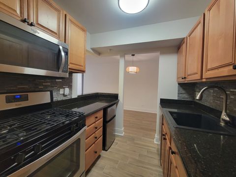 Tiny photo for 1 Oak Creek Drive #1308, Buffalo Grove, IL 60089 (MLS # 12553331)