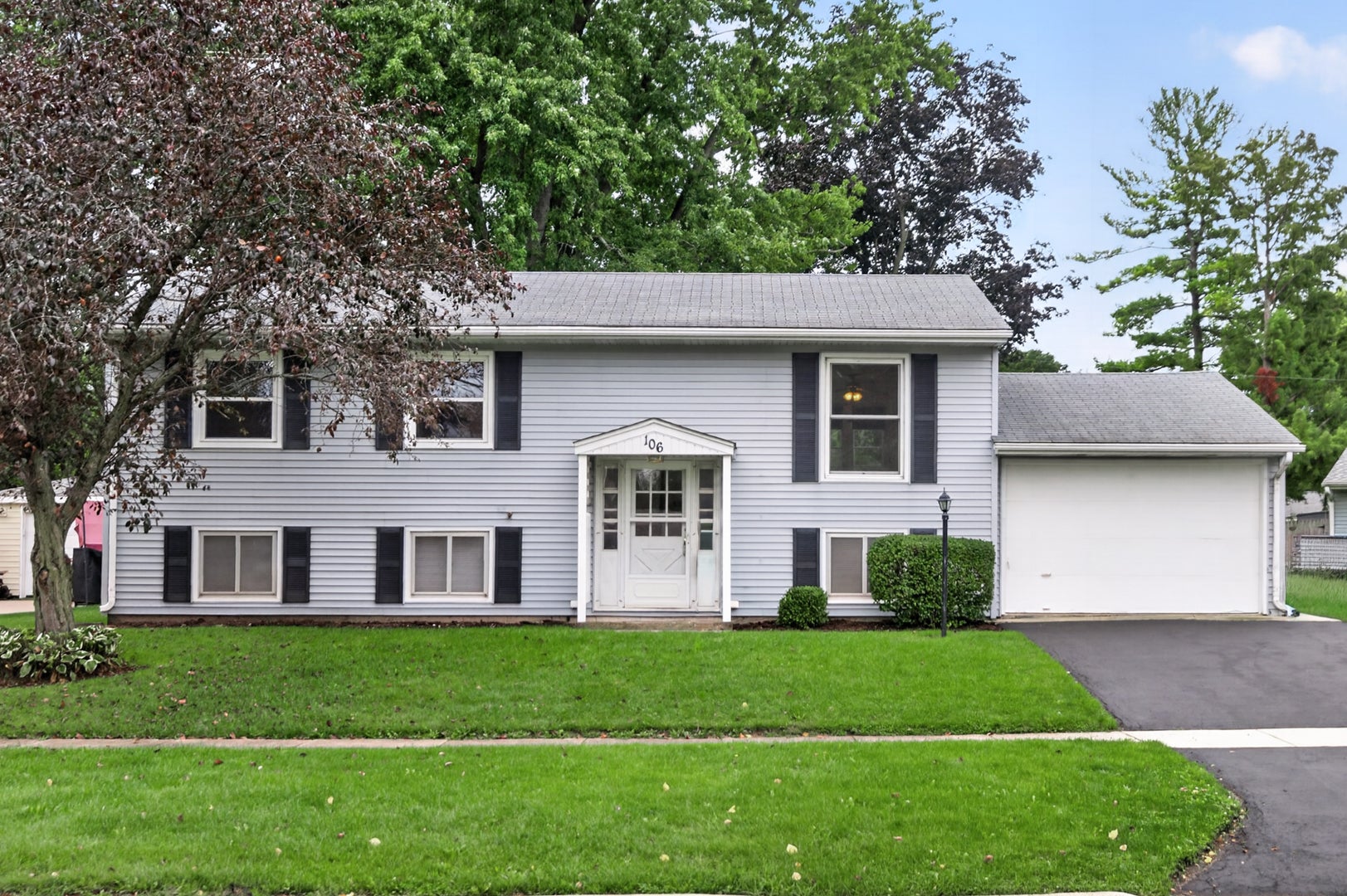 106 E Dresser Road