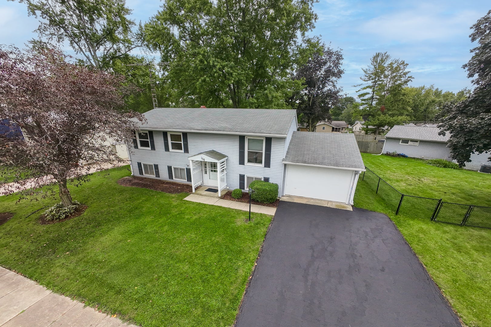 106 E Dresser Road