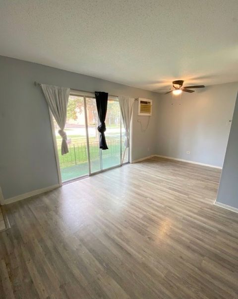 Tiny photo for 5739 129th Street #1B, Crestwood, IL 60418 (MLS # 12613283)